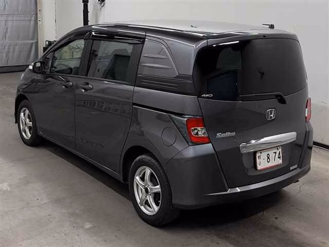 HONDA FREED SPIKE