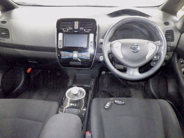 NISSAN LEAF