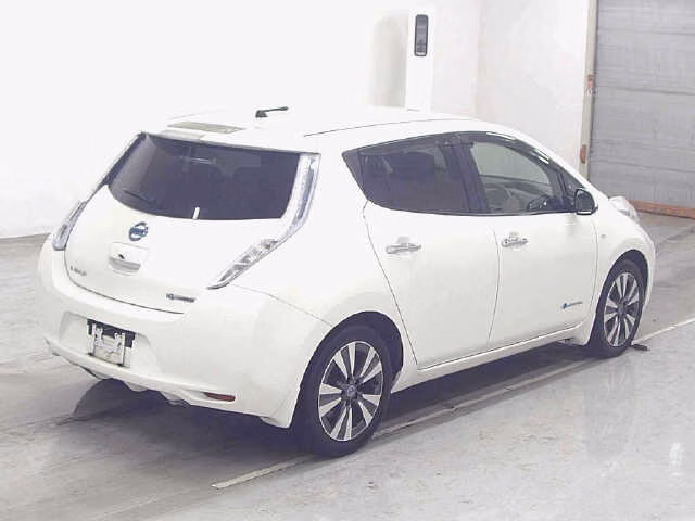 NISSAN LEAF