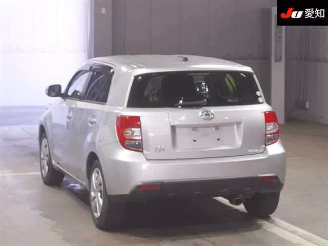 TOYOTA IST