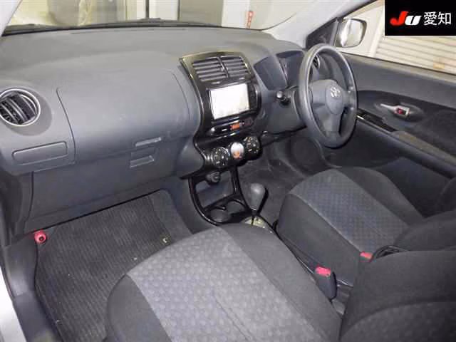 TOYOTA IST