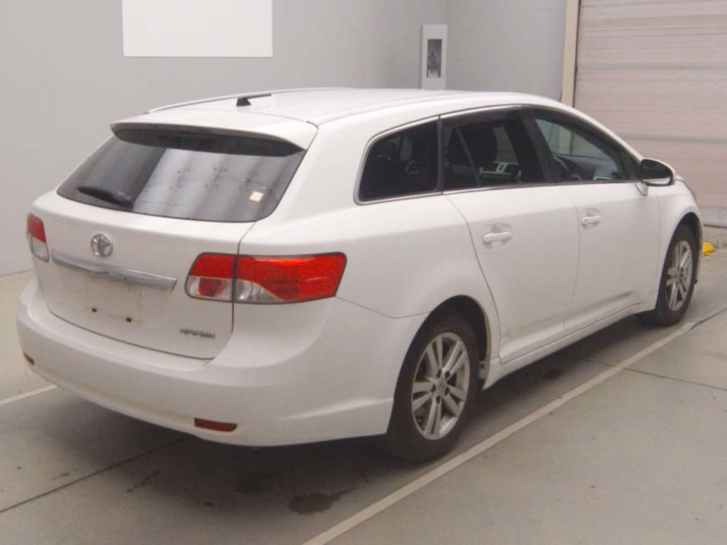 TOYOTA AVENSIS
