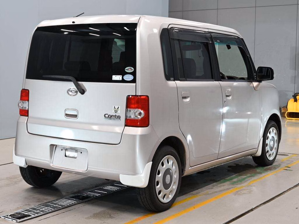 DAIHATSU MOVE CONTE