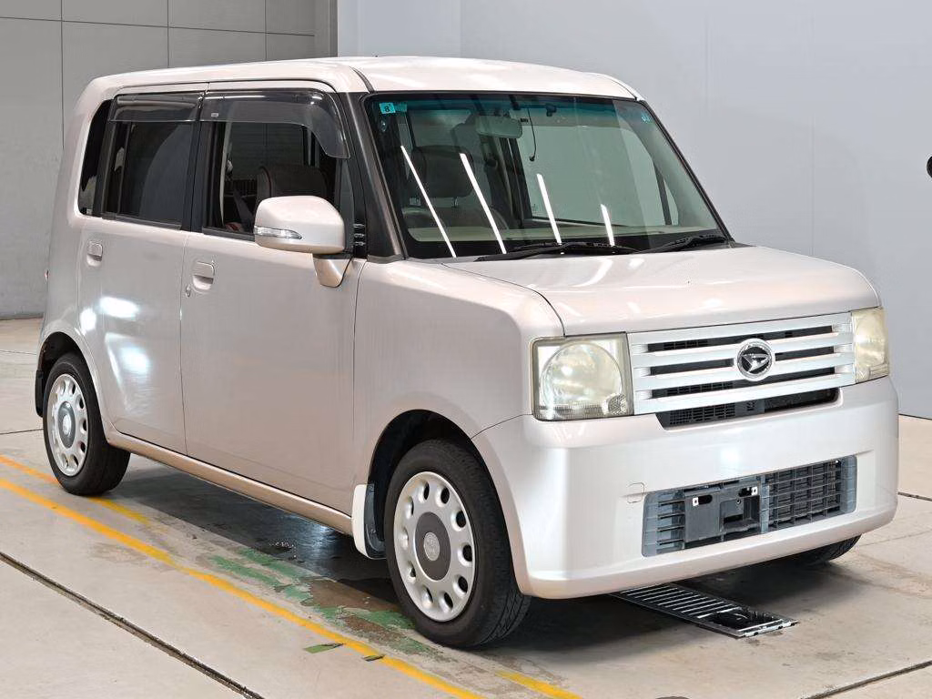 DAIHATSU MOVE CONTE
