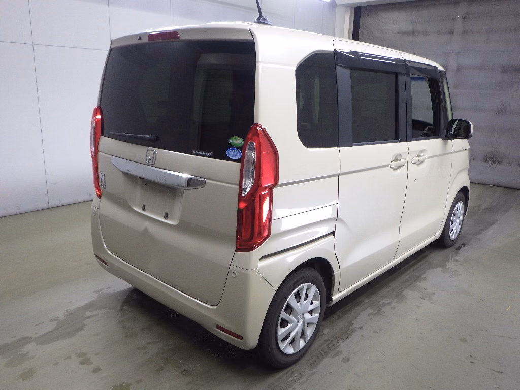 HONDA N-BOX