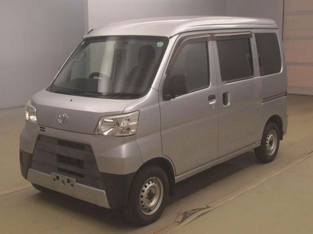 TOYOTA PIXIS VAN