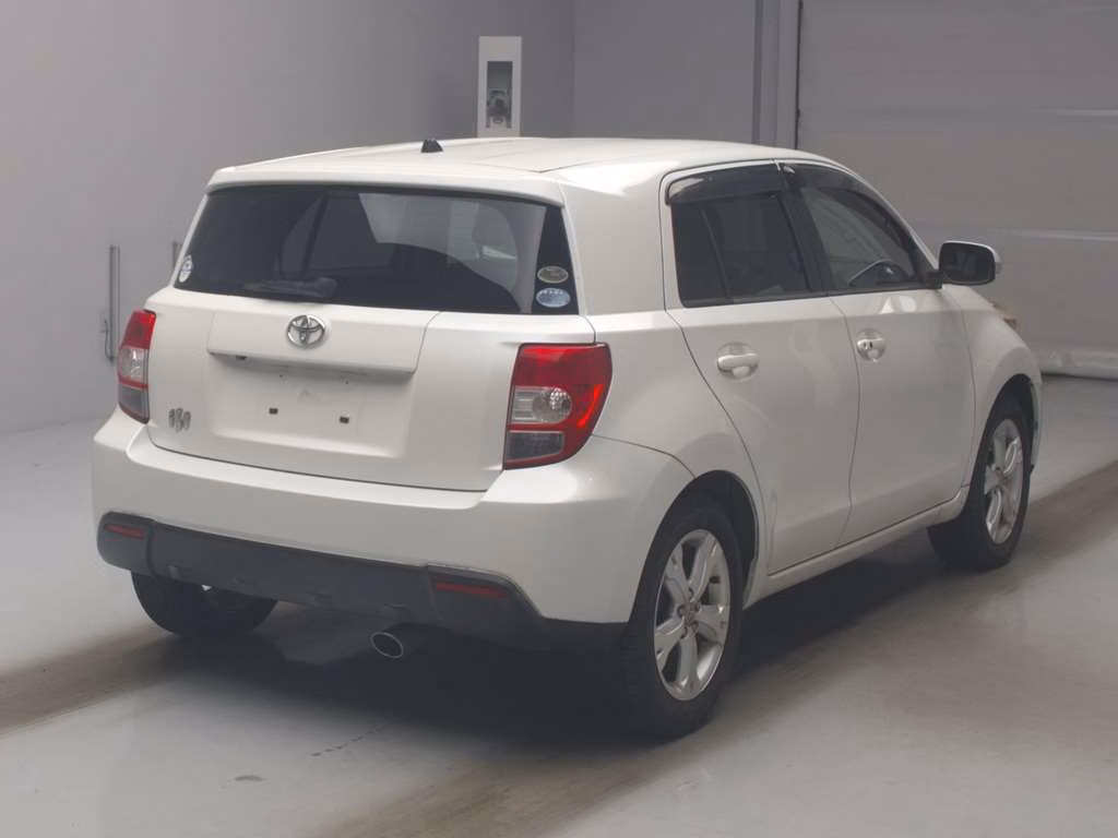 TOYOTA IST