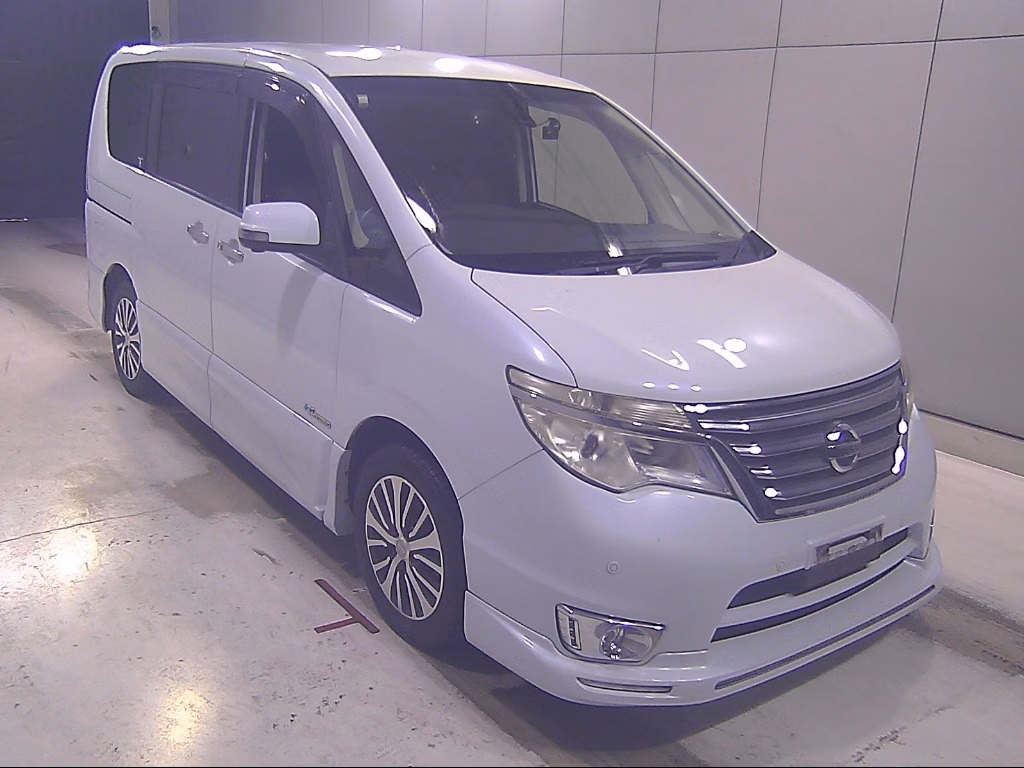 NISSAN SERENA