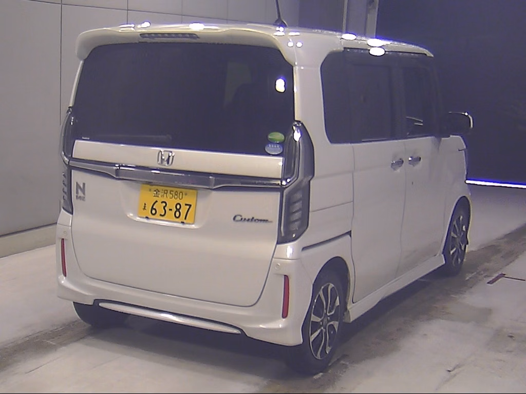 HONDA N-BOX