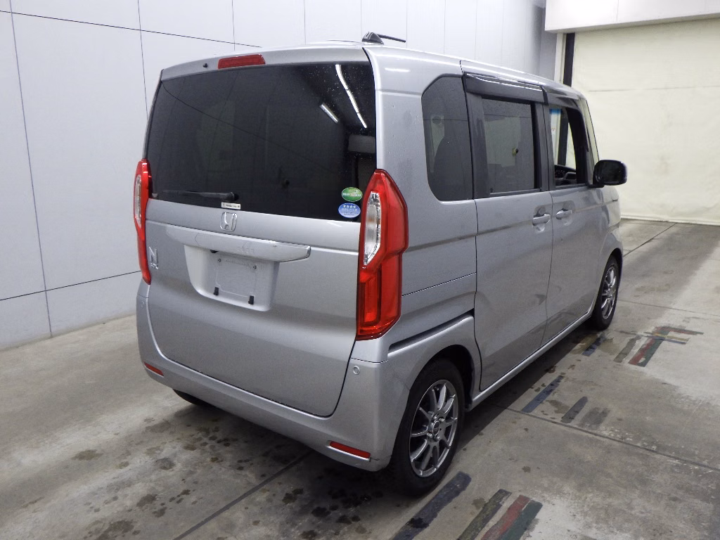HONDA N-BOX