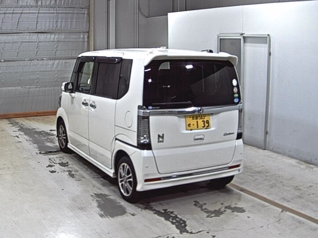 HONDA N-BOX