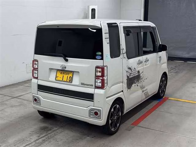 DAIHATSU WAKE
