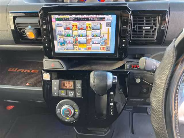 DAIHATSU WAKE