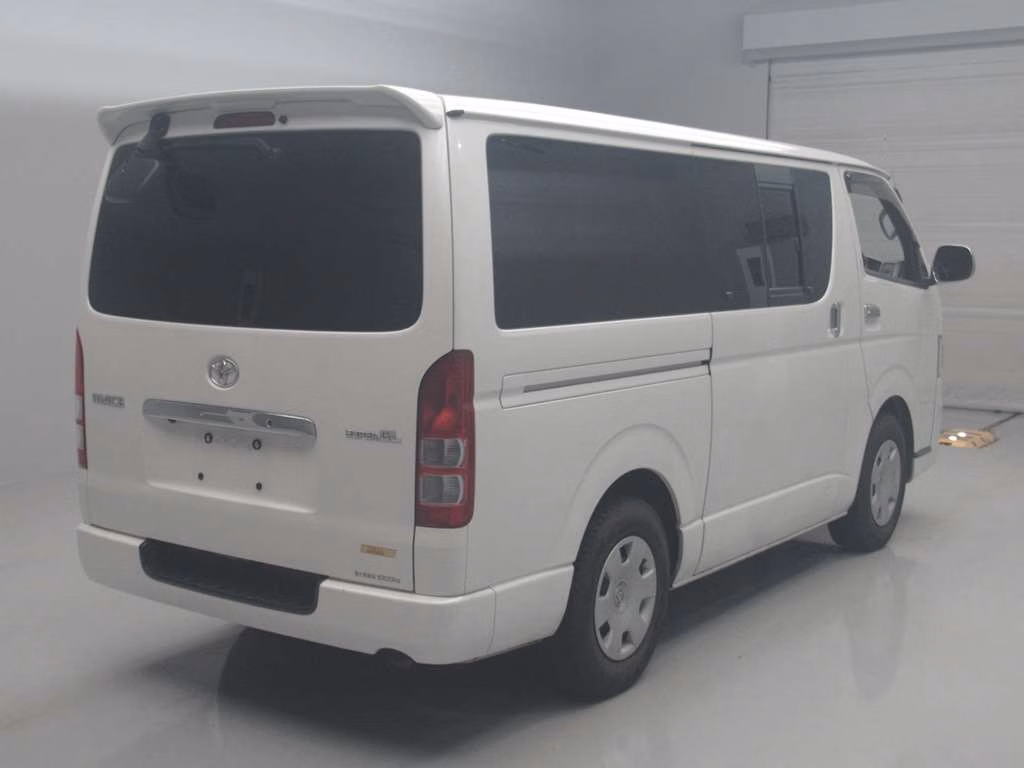 TOYOTA REGIUS ACE