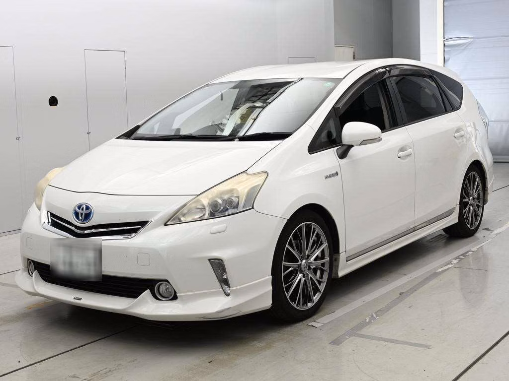 TOYOTA PRIUS ALPHA