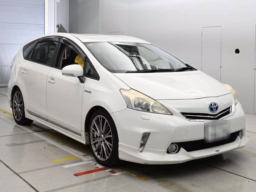 TOYOTA PRIUS ALPHA