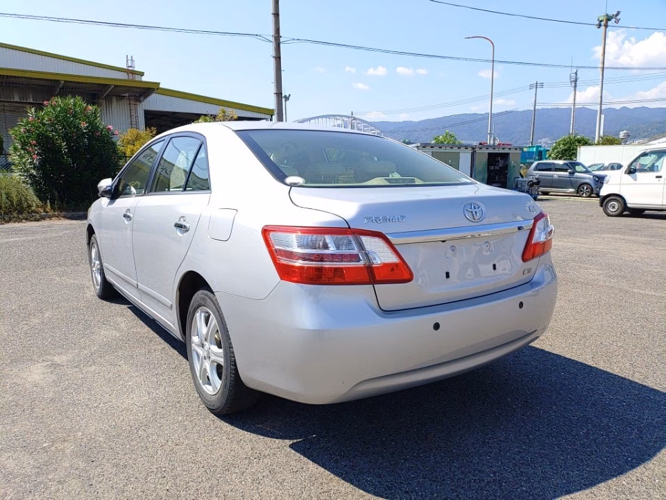 TOYOTA PREMIO