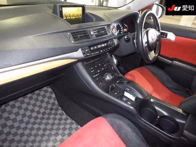 LEXUS CT200H