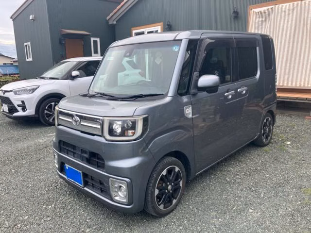 TOYOTA PIXIS MEGA