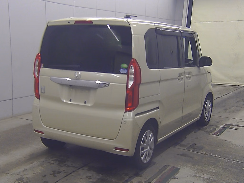 HONDA N-BOX