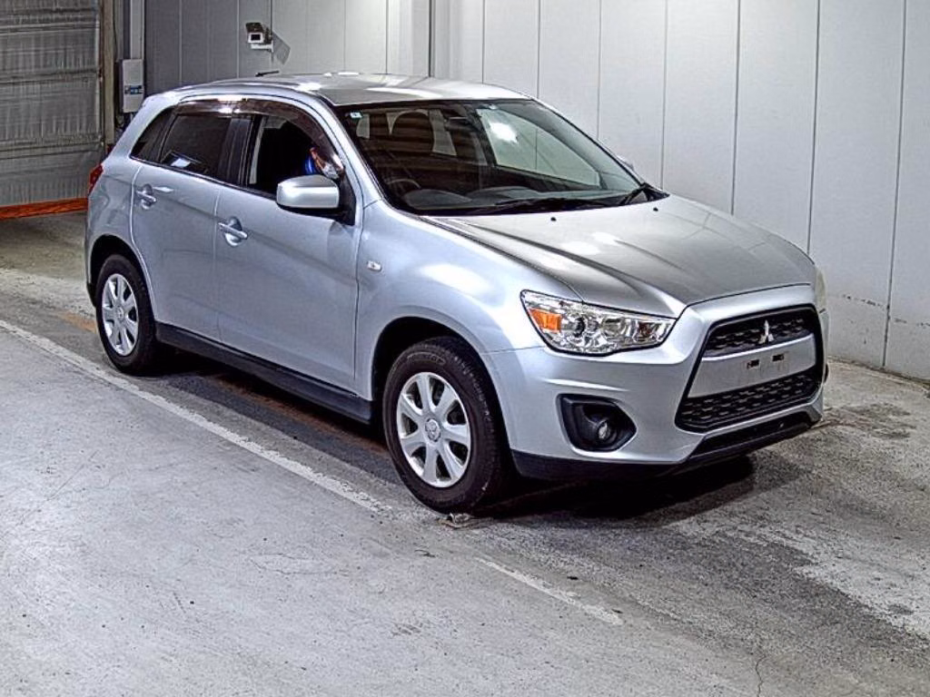 MITSUBISHI RVR