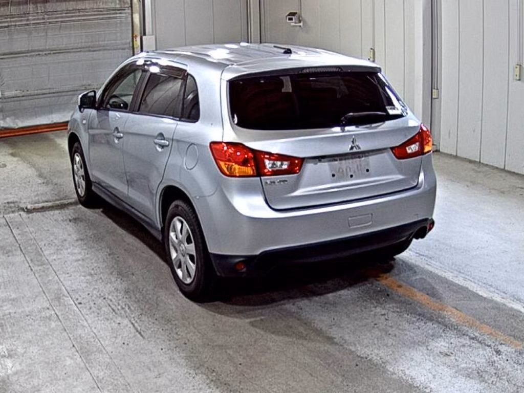 MITSUBISHI RVR