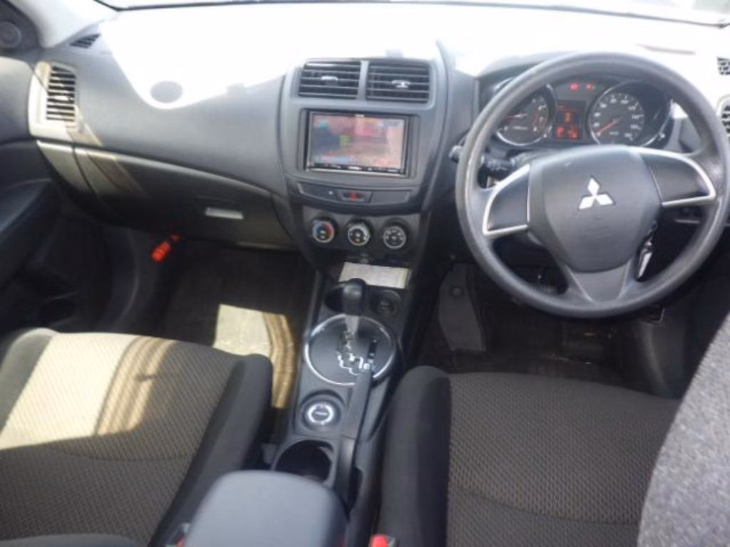 MITSUBISHI RVR