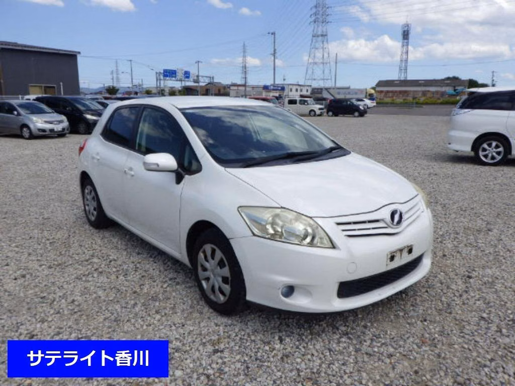 TOYOTA AURIS
