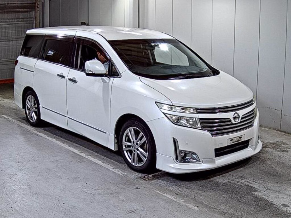 NISSAN ELGRAND