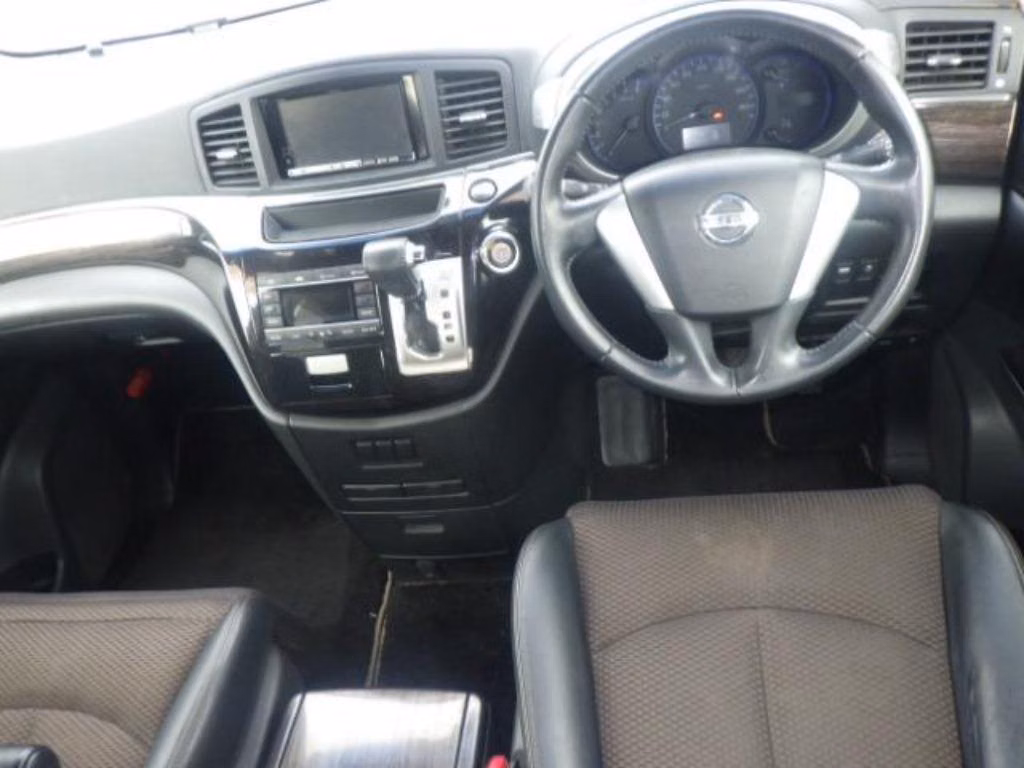 NISSAN ELGRAND
