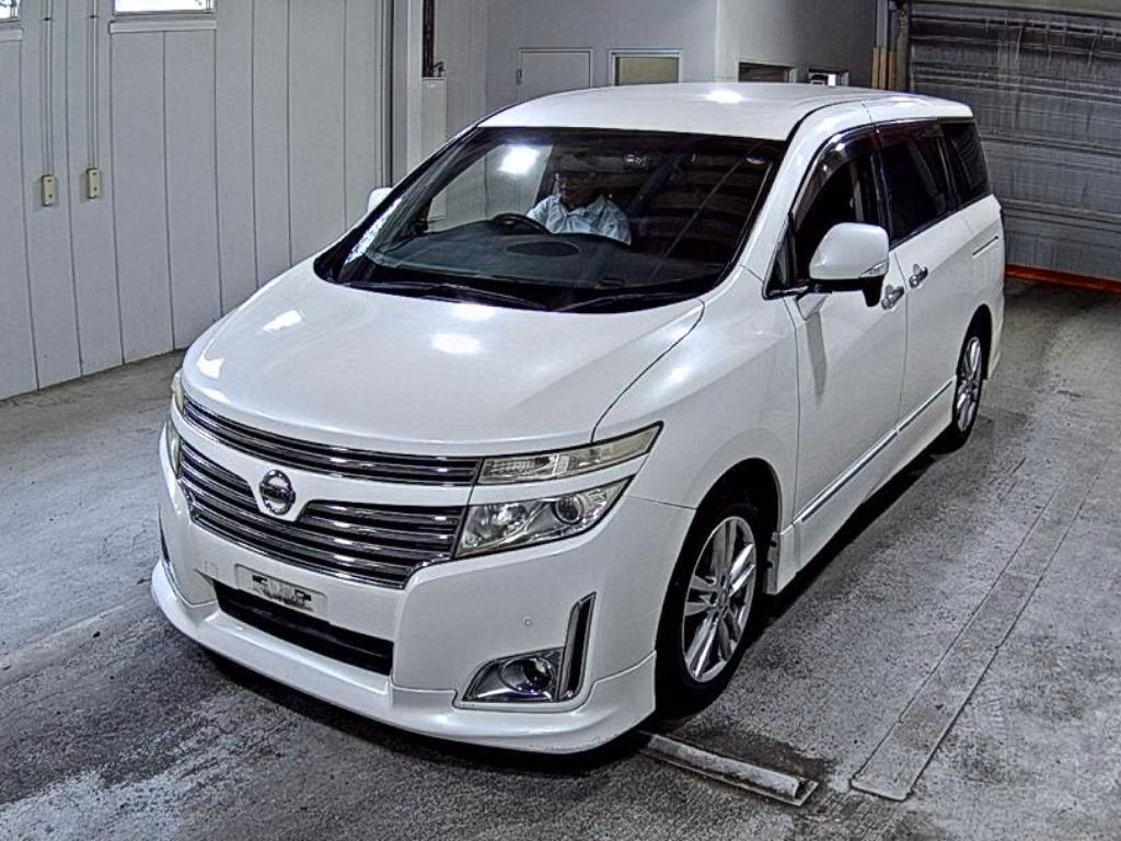 NISSAN ELGRAND