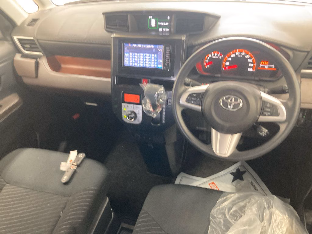 TOYOTA TANK