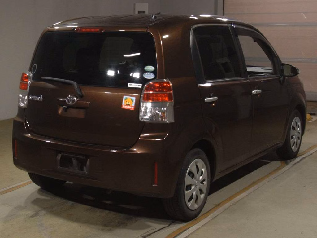 TOYOTA SPADE