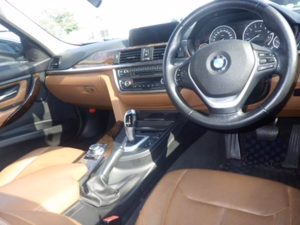 BMW 3-SERIES