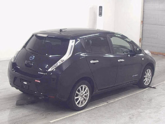 NISSAN LEAF