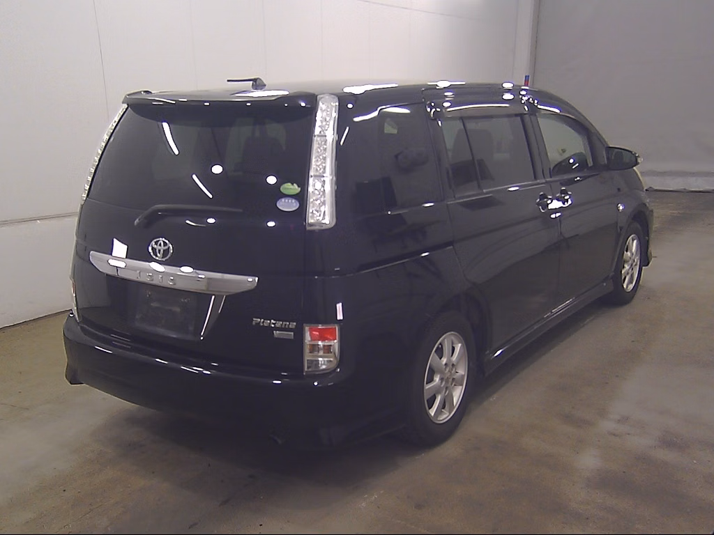 TOYOTA ISIS
