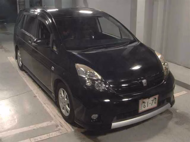 TOYOTA ISIS