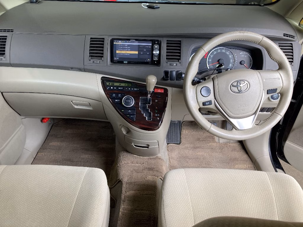 TOYOTA ISIS