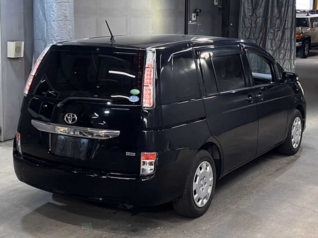 TOYOTA ISIS