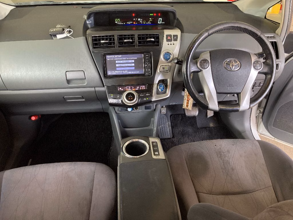 TOYOTA PRIUS ALPHA