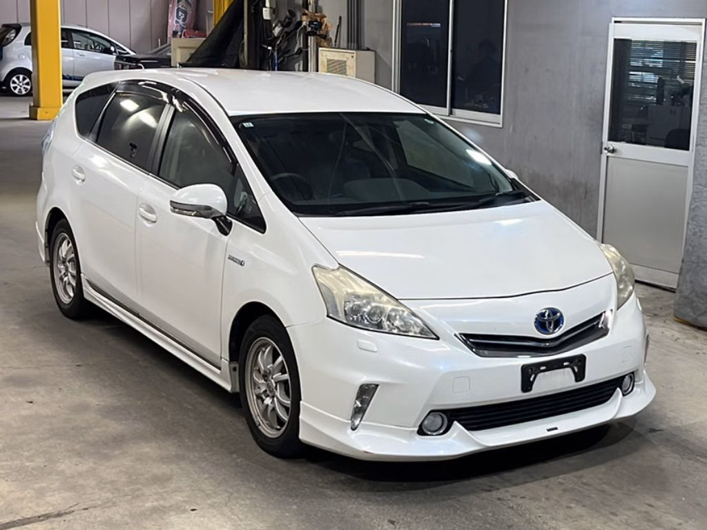 TOYOTA PRIUS ALPHA