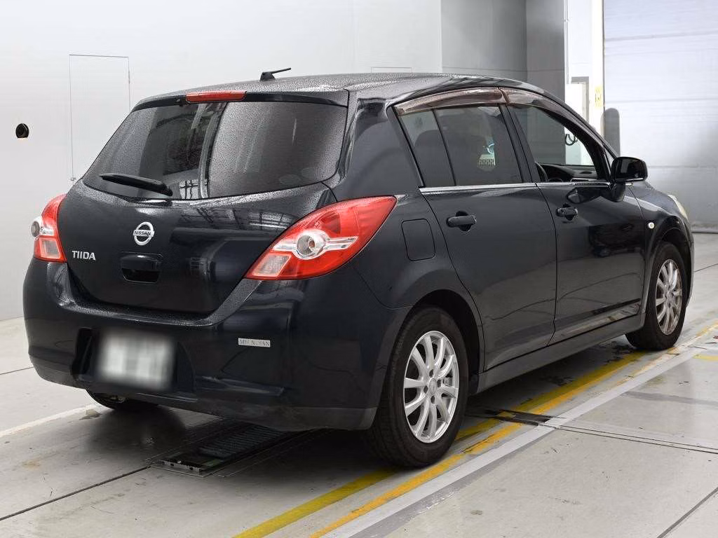 NISSAN TIIDA