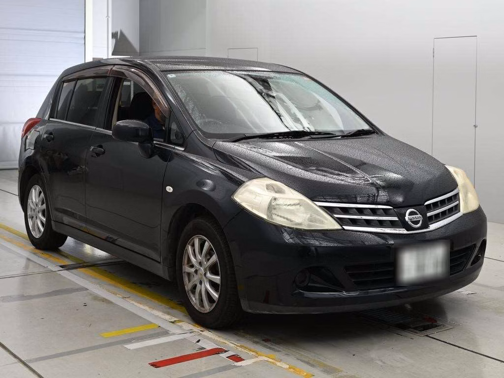 NISSAN TIIDA