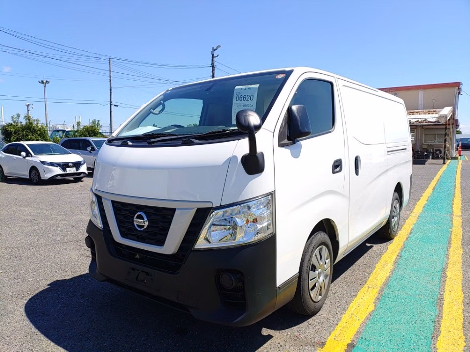 NISSAN NV350 CARAVAN