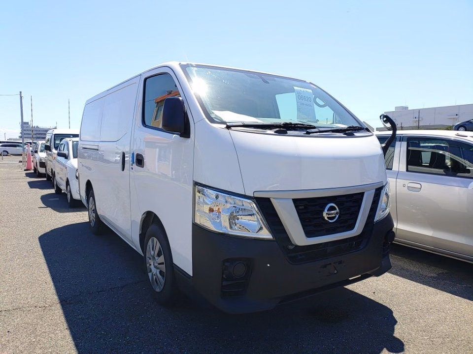 NISSAN NV350 CARAVAN