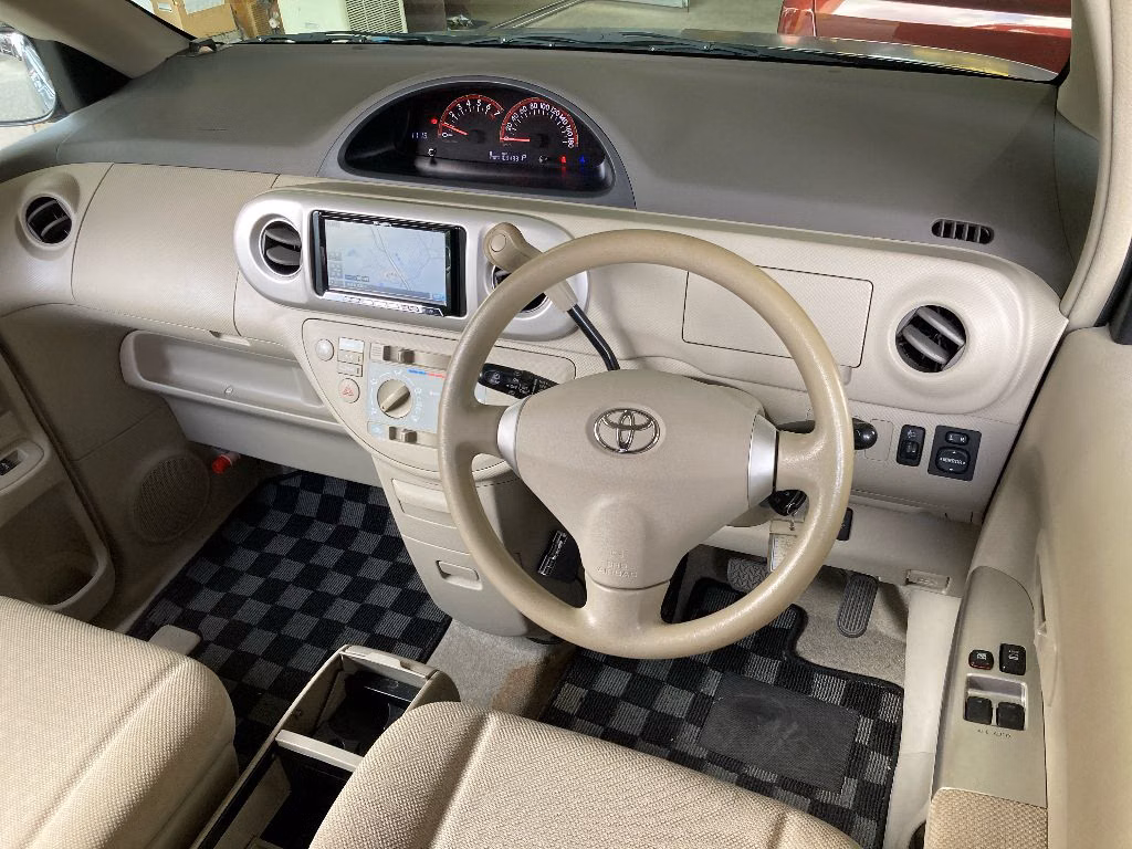 TOYOTA PORTE
