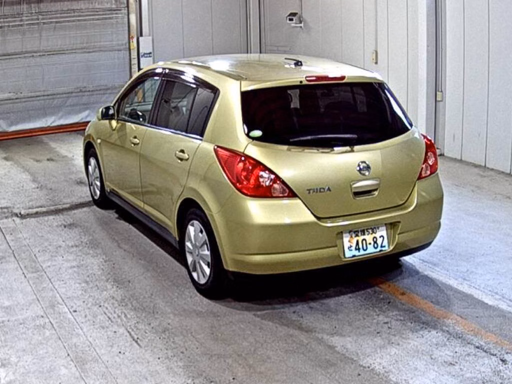 NISSAN TIIDA