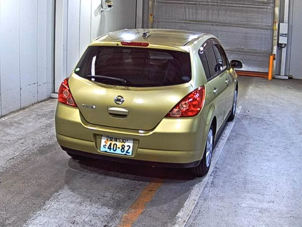 NISSAN TIIDA