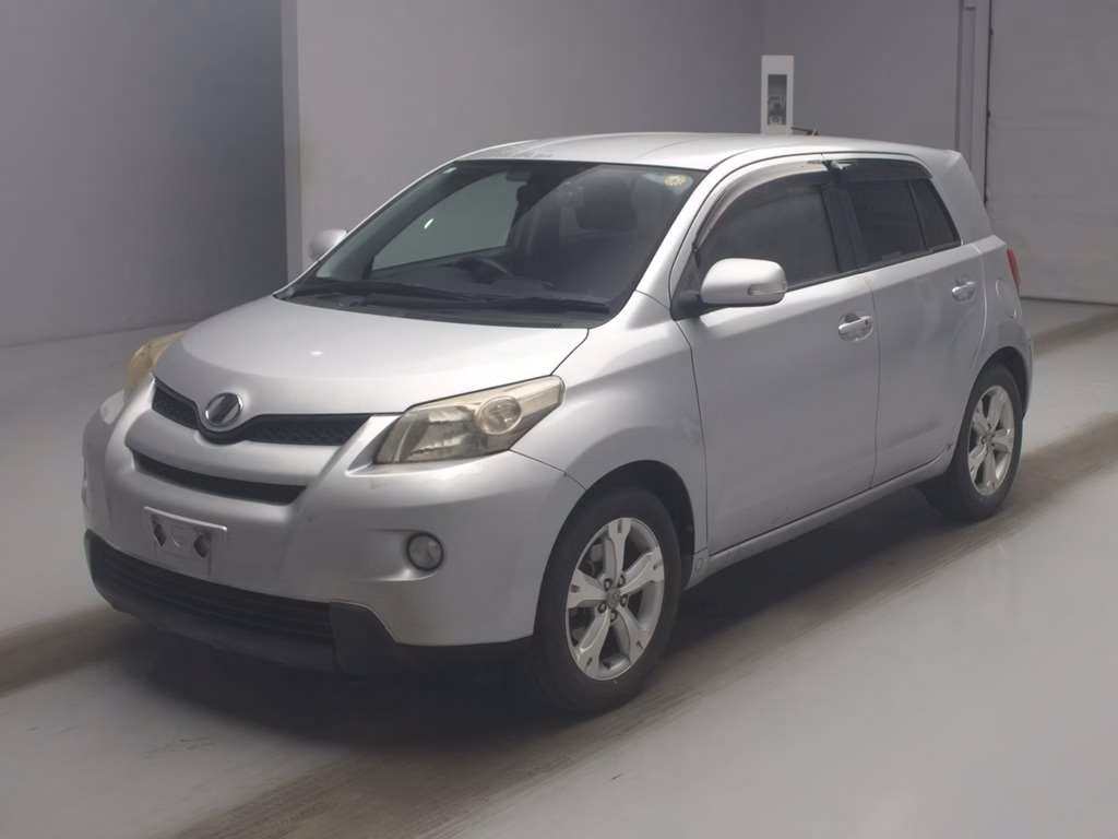 TOYOTA IST