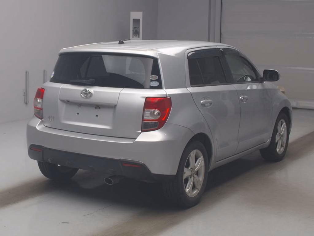 TOYOTA IST